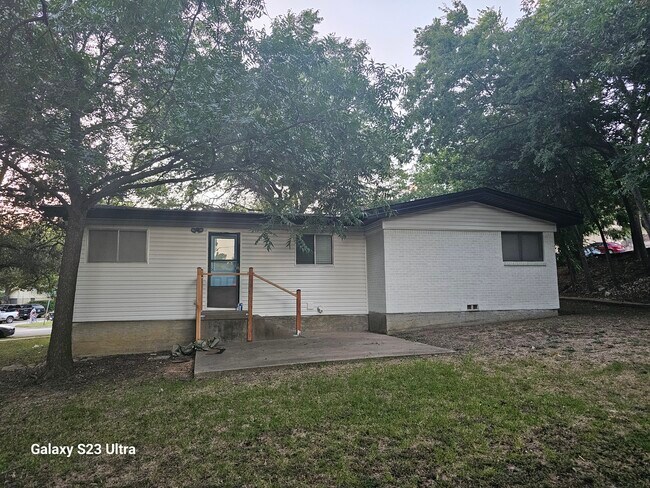 Photo - 4909 Sunset St