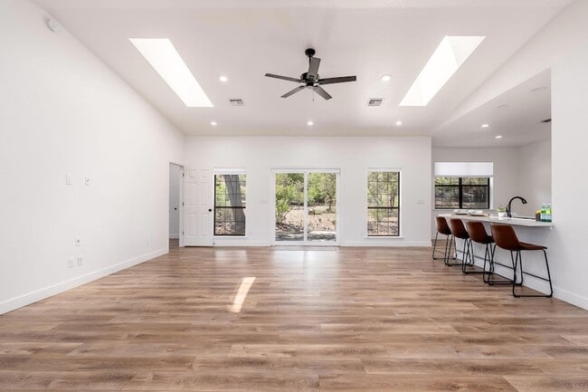 Photo - 908 S Manzanita Dr
