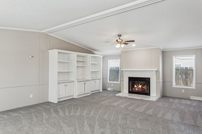 Photo - Adorable 3 Bedroom/2 Bath with lots of space!