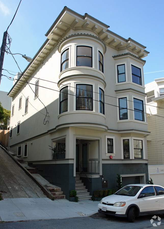 Photo - 1357 Washington St