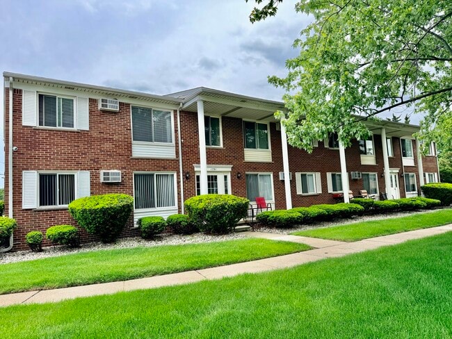 Building Photo - 1701 Charlton Rd
