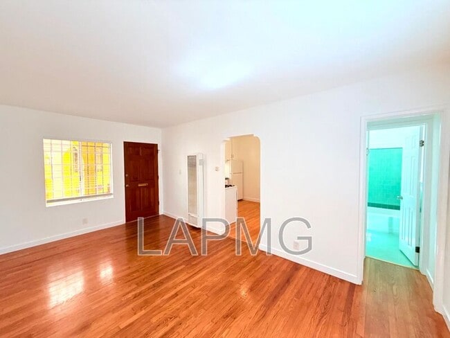 Photo - 637 Rose Ave