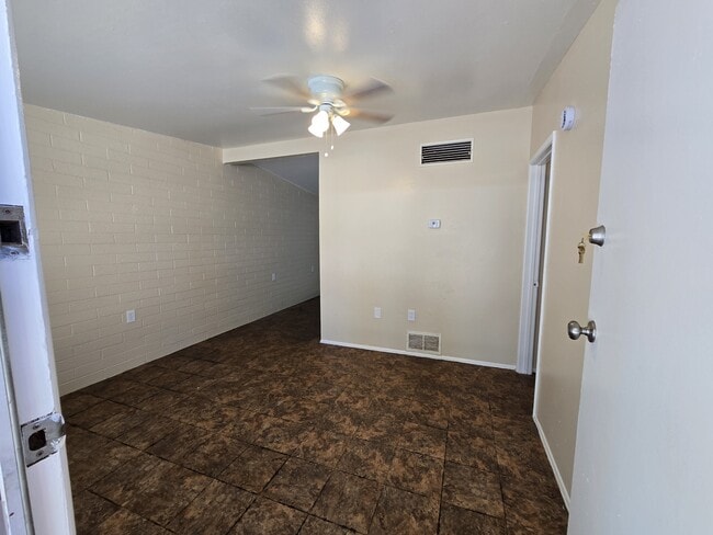 Photo - 3423 E Flower St Unidad 3