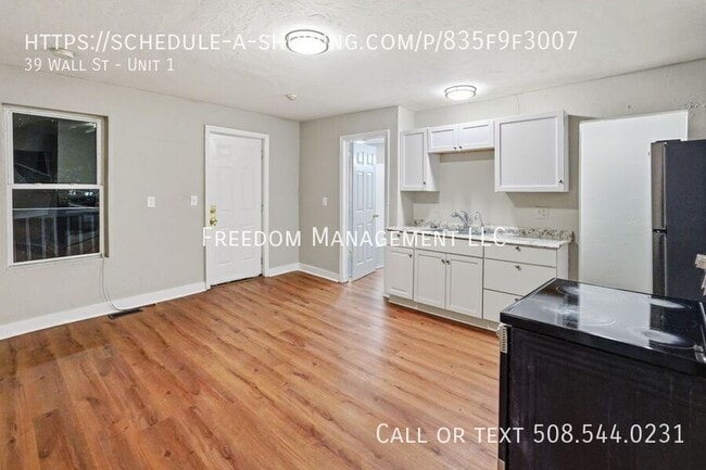 Building Photo - 39 Wall St Unit 1