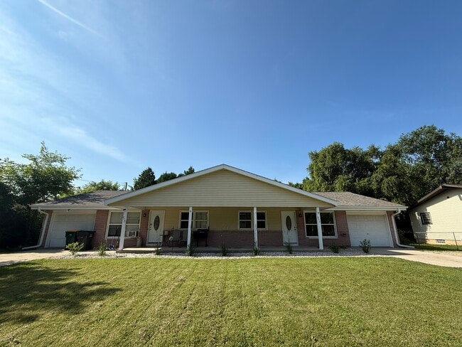 Building Photo - 211 E Paradise Dr Unit 211 Rental