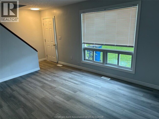 Photo - 990 Chandler St