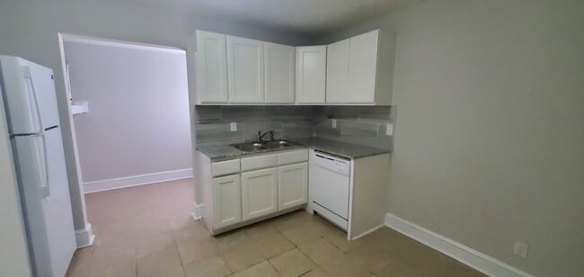 Photo - 222 Woodrow St