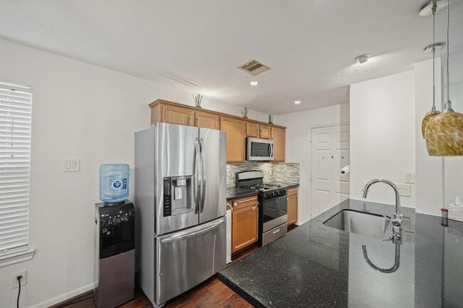 Building Photo - 1521 Saulnier St Rental
