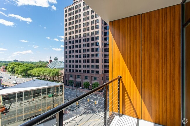1BR, 1BA - 796SF