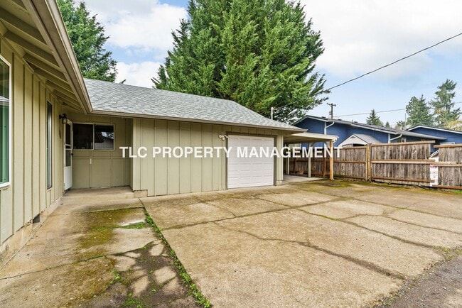 Photo - 2082 Ohio St