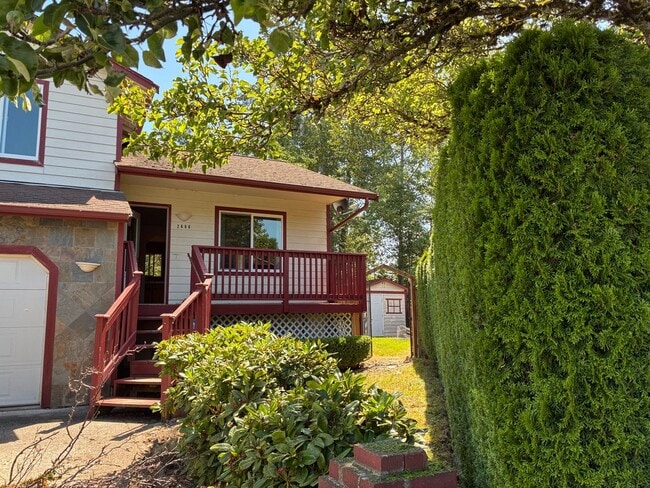 Building Photo - 2600 Arbor St
