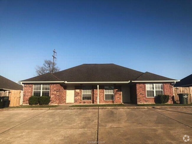 Building Photo - 1604 Rock Hollow Loop Rental