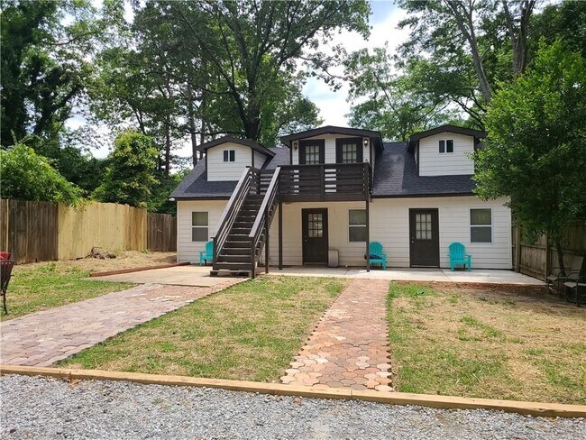 Photo - 1470 St Michael Ave