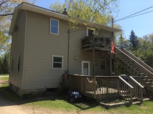 Building Photo - 1037 Century Avenue North Unit Apt #2