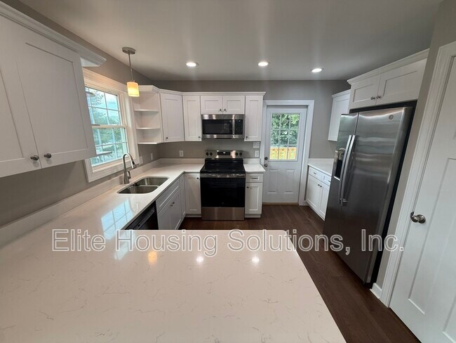 Photo - 445 S 14th St