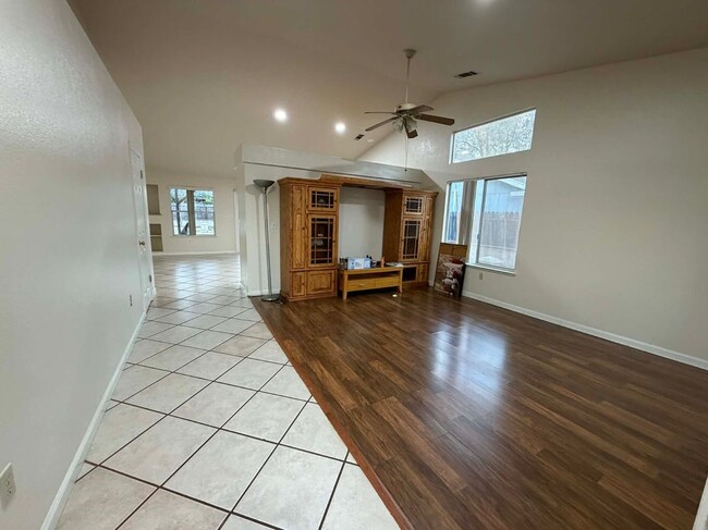 Photo - 1965 Shelby Rd