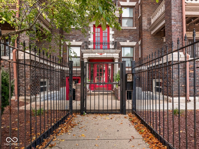 Photo - 2161 N Meridian St Unit 4