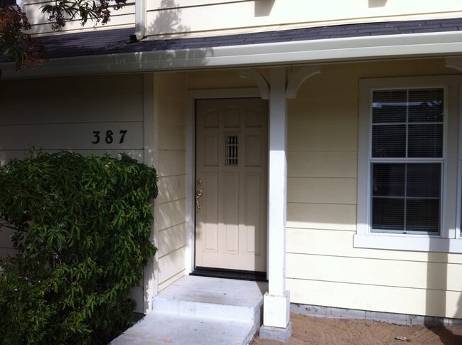 Building Photo - 387 Redwood Heights Ct Rental