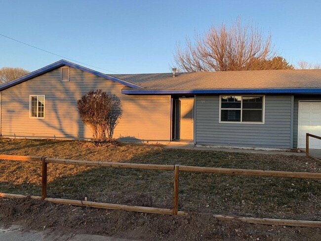 Building Photo - 711 Beta Cir Unit 711 Beta Circle