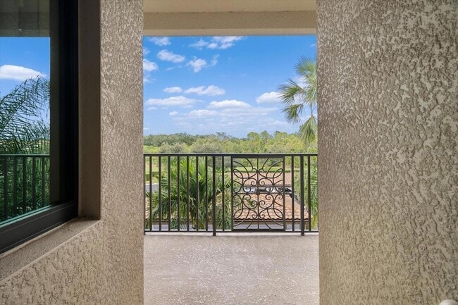 Photo - 17118 Vardon Ter Unit 306