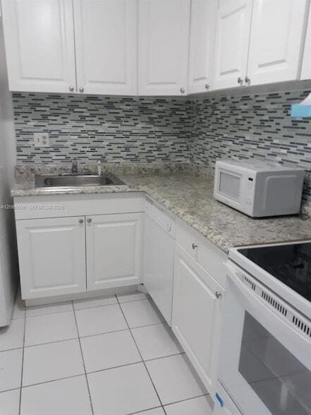 Building Photo - 16751 NE 9th Ave Unit 401