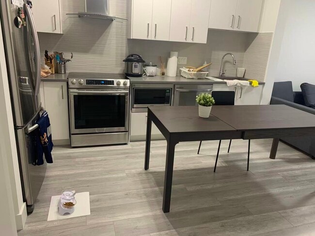 Building Photo - 13978 Fraser Hwy