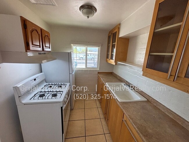 Photo - 2012 E 36th St Unidad 2014