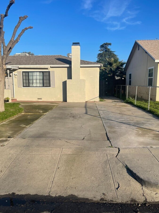 Photo - Nice home for rent in Visalia with a pool