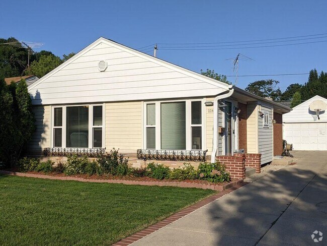 Building Photo - 554 Robertson St Rental