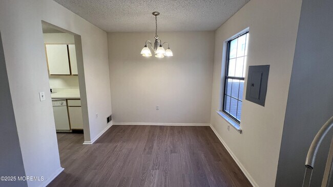 Photo - 1509 Dahlia Ct