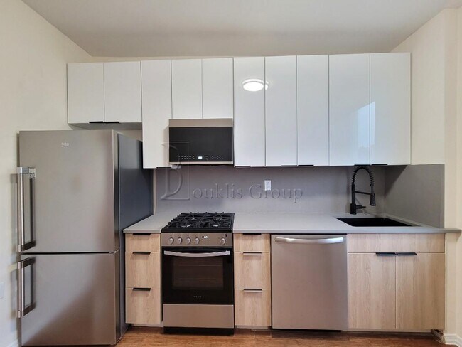 Photo - NEWLY RENOVATED==> 2BED + HOME OFFICE ==> ...