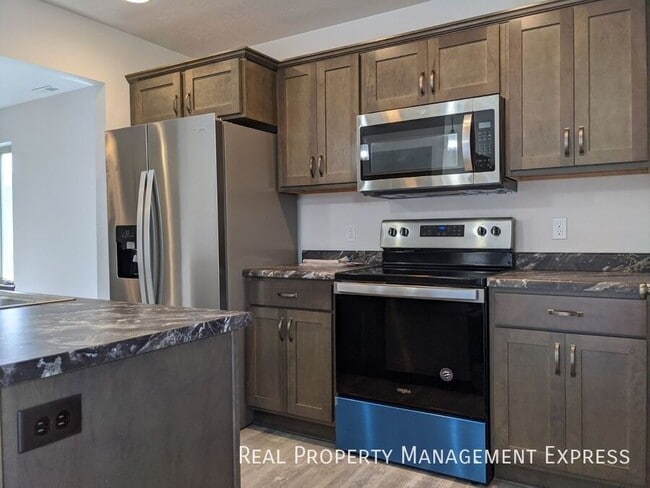 Photo - 3 Bed 1.5 Bath in West Sioux Falls