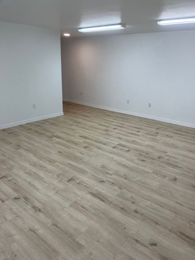 Photo - 201 S Tower Ave Unidad Tower Ave