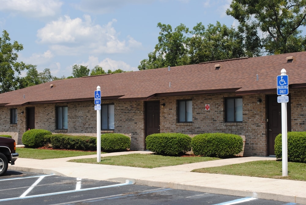 Forest Park Apartments - Forest Park Apartments