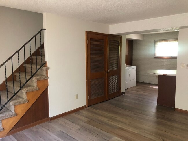 Photo - 1305-1305 Tracy Ln Unit 1303 Tracy