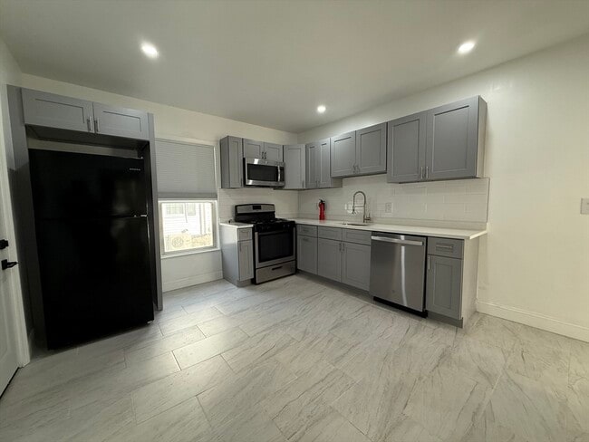 Photo - 15 Linwood St Unit 1