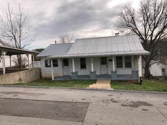 Photo - 111 Bayberry St