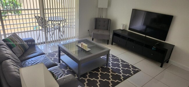 Photo - 959 SE 2nd Ave Unidad 209