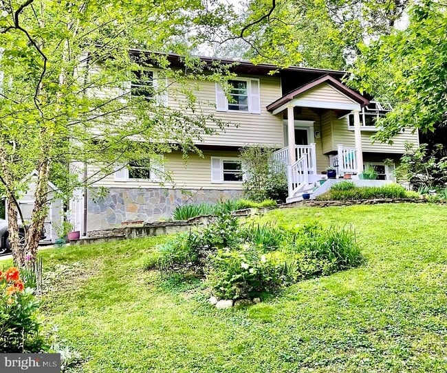 Photo - 1441 Middleway House