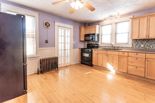 Photo - 204 Alsace St