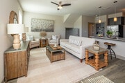 2HAB, 2BA - Preserve Heathrow: 994SF - Sala de estar