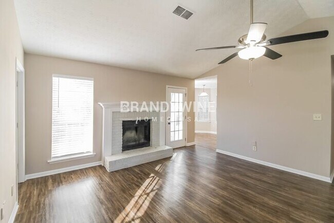 Photo - 6057 Dorchester Dr