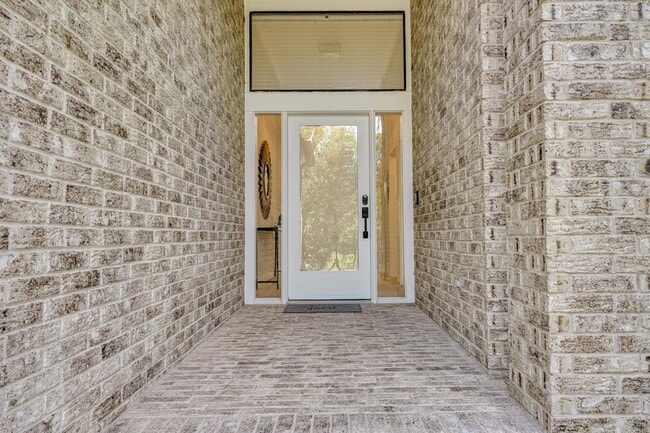 3914 Latimer Dr