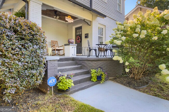 Photo - 514 W Ontario Ave SW