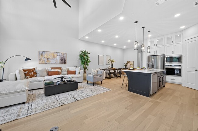 Photo - 2638 Woodforest Pkwy N