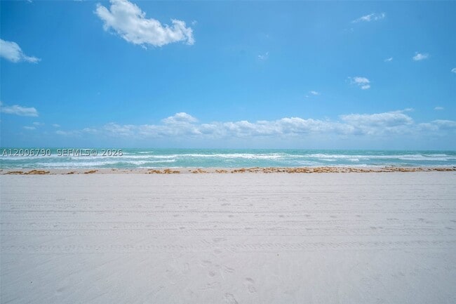 Building Photo - 5313 Collins Ave Unit 204