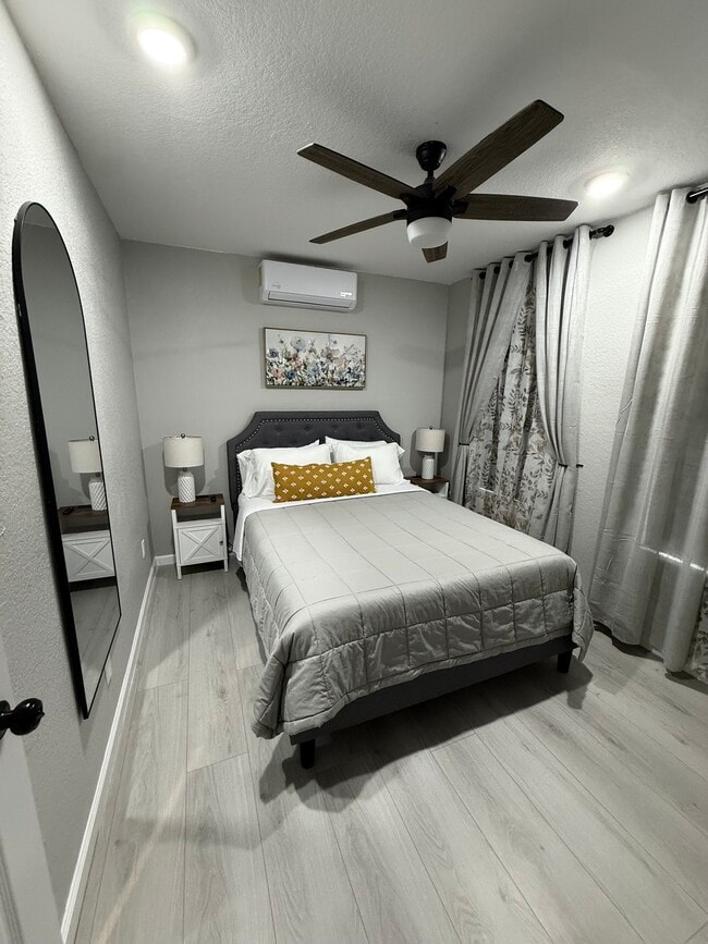 Photo - 2819 S Pine St