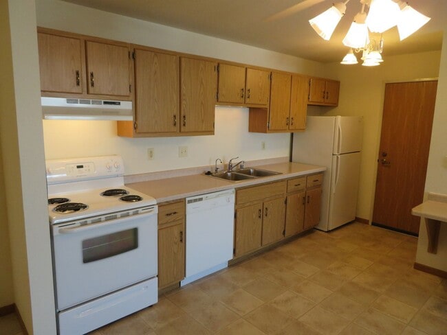 Building Photo - 612 W State St Unit 612 Apt#3