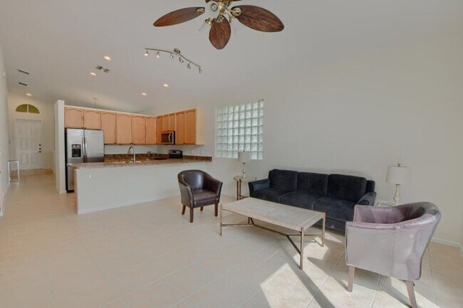 Photo - 1225 E Magnolia Cir