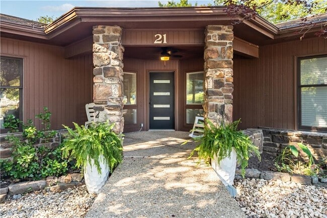 Photo - 21 Cora Cir Townhome